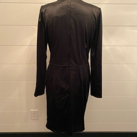 Elegant Black Wrap Dress - Picture 7 of 11